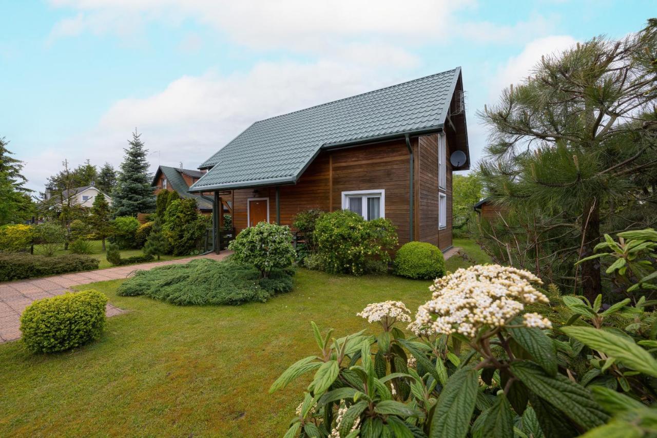 Family Vacation House With Garden & Parking By Noclegi Renters Zastan Extérieur photo